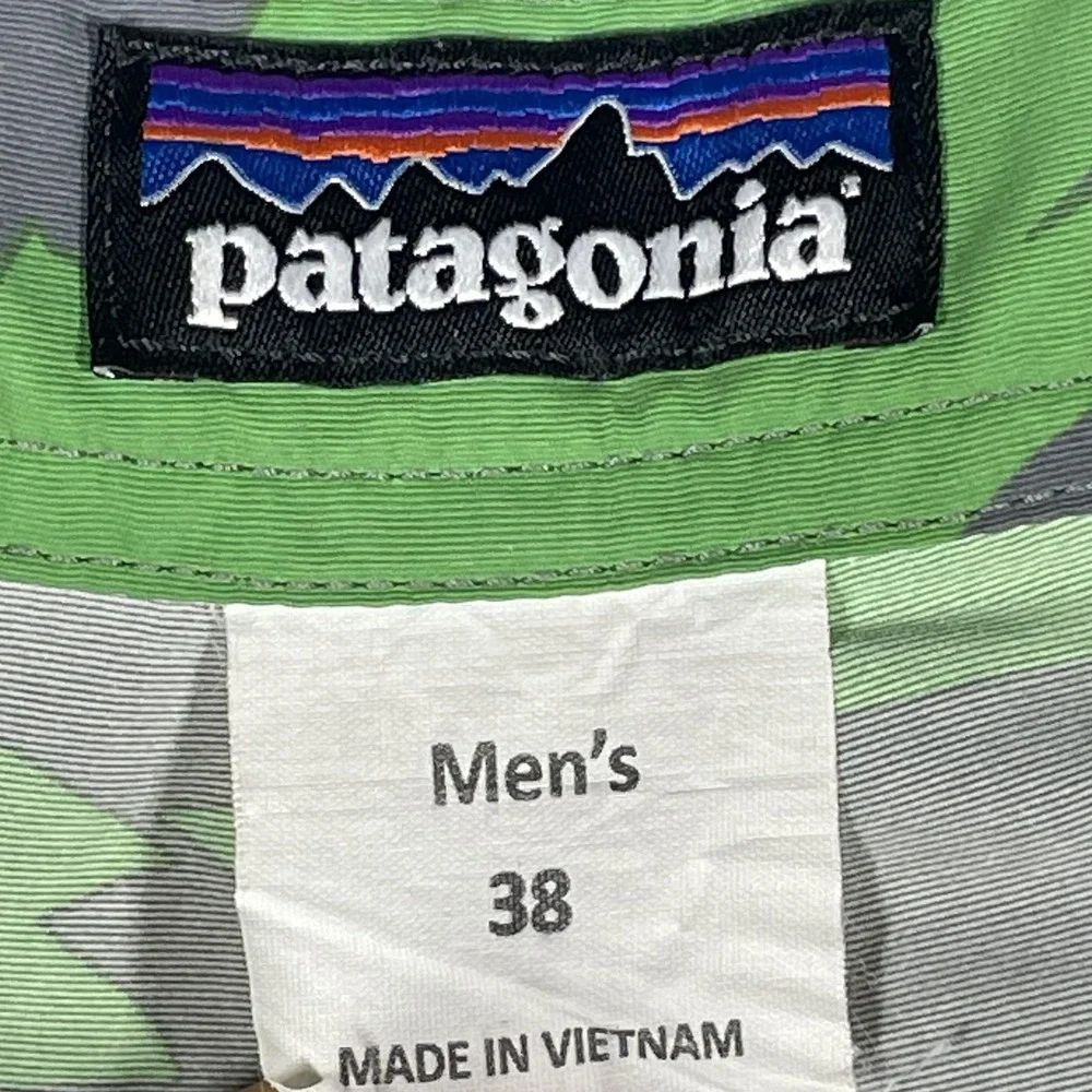 Patagonia Mens 38 Board Shorts Green Grey Abstract Camo Swim Trunks Surf